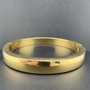 Chunky Bangle Bracelet Gold Tone Hinged Signed Banana Republic 6.5”
